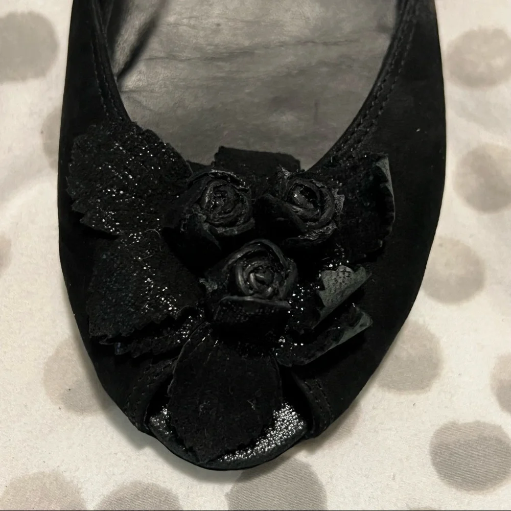Donald Pliner Black Suede Flower Peep Toe with Elastic Flats Size 6